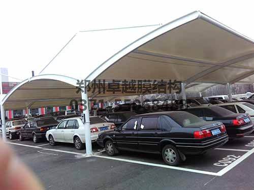 大跨度鋼膜結構車棚實拍圖